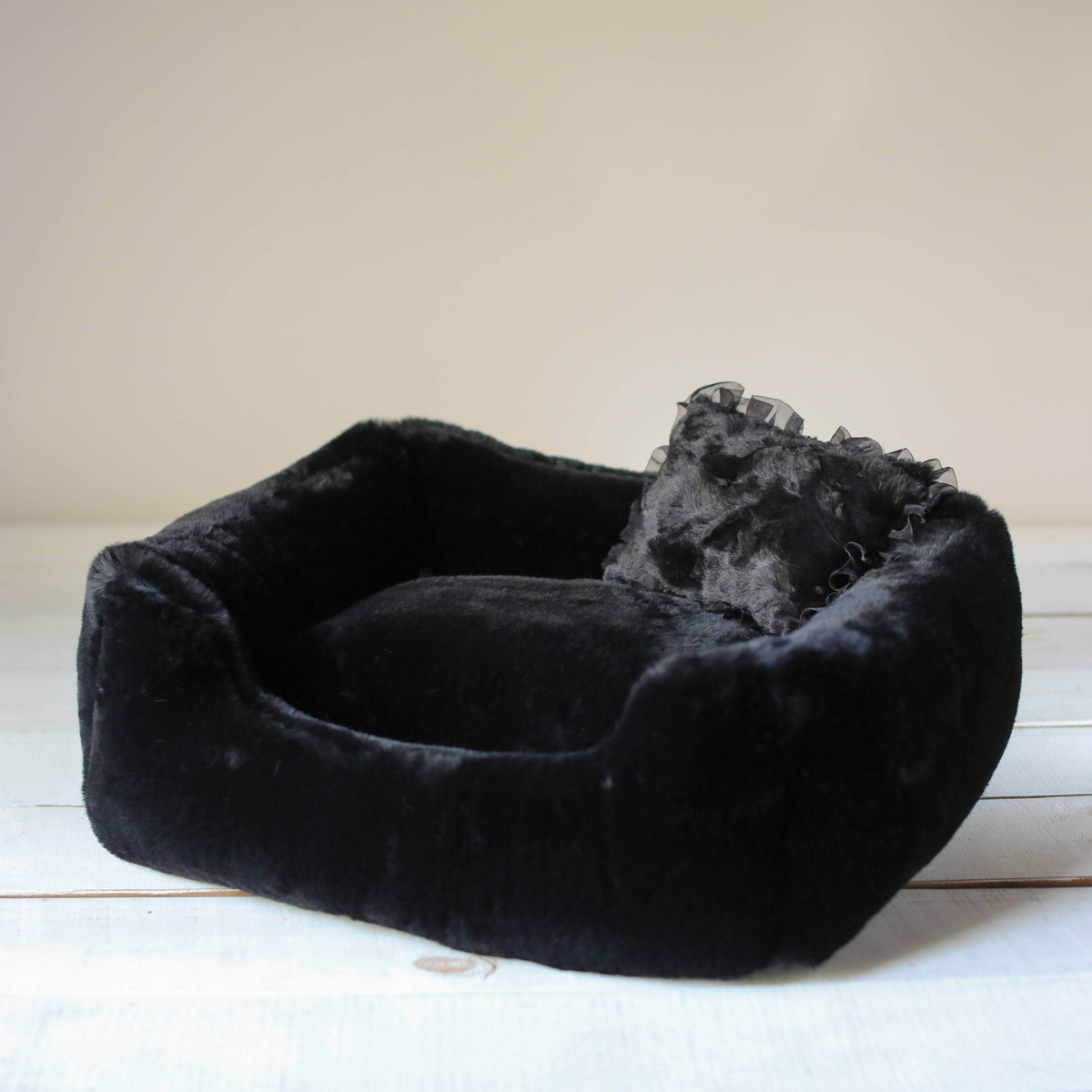 Hello Doggie Divine Dog Bed - Black